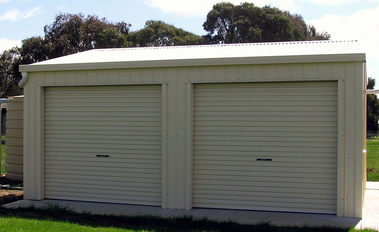 Garage 6mx6m with 2 Rollers on side wall.jpg__PID:0f7268ce-12a0-47fd-805b-8e34894f2e0a